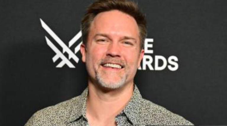 Scott Porter Holden