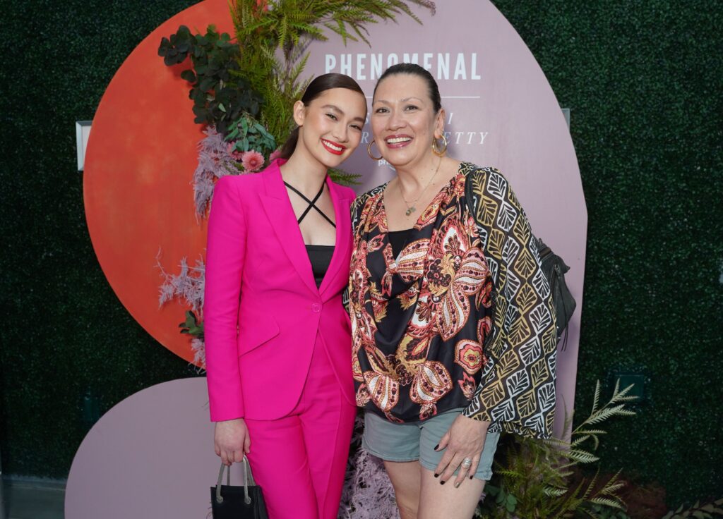 Lola Tung Parents